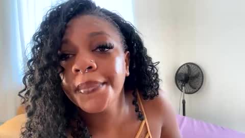 Snapshot of unholybaddie chatting on October 7, 8:00 am Unholybaddie online show from October 7, 8:00 am