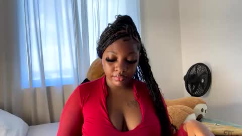 Snapshot of unholybaddie chatting on November 6, 8:15 am Unholybaddie online show from November 6, 8:15 am