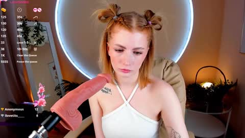 Snapshot of unicent chatting on December 3, 5:23 pm Call me Mira thumbs up its make me happy online show from December 3, 5:23 pm