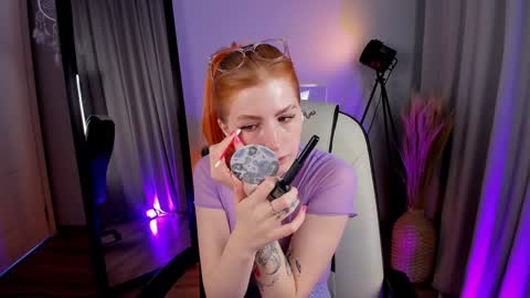 Snapshot of unicent chatting on December 17, 8:43 pm Call me Mira thumbs up its make me happy online show from December 17, 8:43 pm