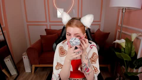 Snapshot of unicent chatting on December 26, 6:43 pm Call me Mira thumbs up its make me happy online show from December 26, 6:43 pm