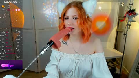 Snapshot of unicent chatting on January 1, 6:26 am Call me Mira thumbs up its make me happy online show from January 1, 6:26 am