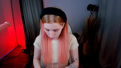 Snapshot of unicent chatting on January 24, 7:07 pm Call me Mira thumbs up its make me happy online show from January 24, 7:07 pm