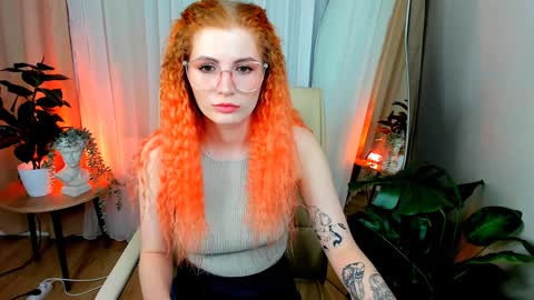 Snapshot of unicent chatting on February 8, 1:44 pm Call me Mira thumbs up its make me happy online show from February 8, 1:44 pm