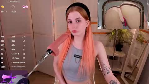 Snapshot of unicent chatting on February 12, 12:37 am Call me Mira thumbs up its make me happy online show from February 12, 12:37 am