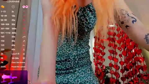 Snapshot of unicent chatting on February 14, 10:07 am Call me Mira thumbs up its make me happy online show from February 14, 10:07 am