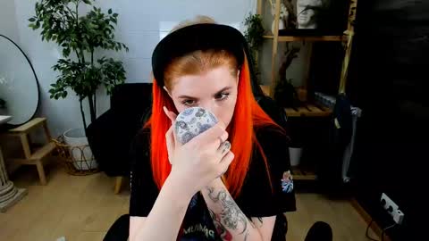 Snapshot of unicent chatting on February 22, 4:40 am Call me Mira thumbs up its make me happy online show from February 22, 4:40 am