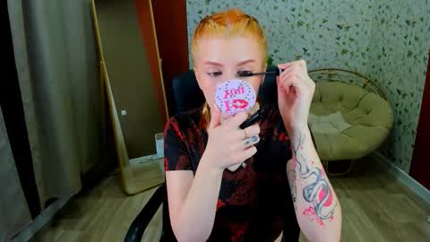 Snapshot of unicent chatting on November 14, 9:13 pm Call me Mira thumbs up its make me happy online show from November 14, 9:13 pm