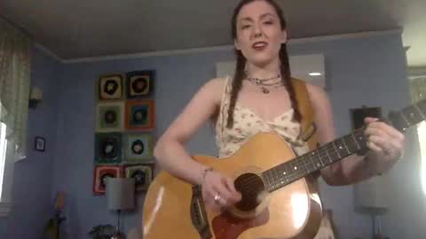 Lola Moonstone online show from March 12, 5:19 pm