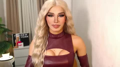 Miss Andrea online show from November 20, 7:35 pm