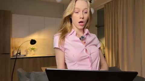 UnnaBella online show from June 20, 7:16 pm