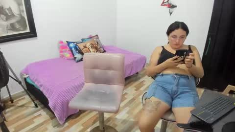 Kary and jhoa online show from October 24, 1:24 am