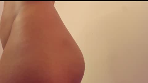 Snapshot of unu_nai chatting on December 30, 3:25 am new INSTA online show from December 30, 3:25 am