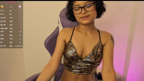 Snapshot of unu_nai chatting on January 1, 3:45 am new INSTA online show from January 1, 3:45 am