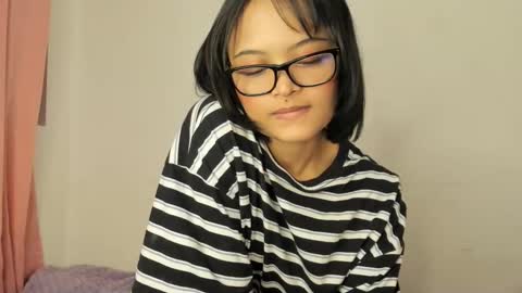 Snapshot of unu_nai chatting on March 9, 1:25 am new INSTA online show from March 9, 1:25 am