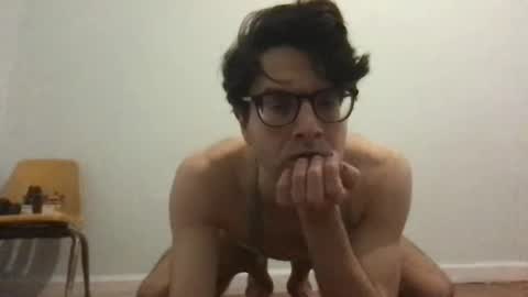 Snapshot of upsetboy chatting on February 18, 9:09 pm deaf mute boy online show from February 18, 9:09 pm