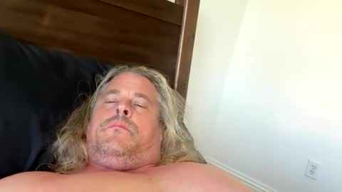 Snapshot of uptimeb4downtime chatting on October 18, 5:14 pm Just 4 Fun online show from October 18, 5:14 pm