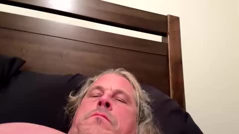 Snapshot of uptimeb4downtime chatting on December 4, 3:05 am Just 4 Fun online show from December 4, 3:05 am