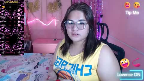 Snapshot of ur_baby_rebbecca chatting on January 27, 3:04 am SINGLE online show from January 27, 3:04 am