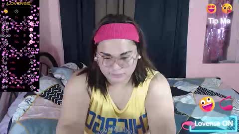 Snapshot of ur_baby_rebbecca chatting on March 9, 11:35 pm SINGLE online show from March 9, 11:35 pm