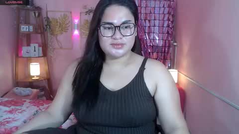 Snapshot of ur_baby_rebbecca chatting on October 14, 1:28 am SINGLE online show from October 14, 1:28 am