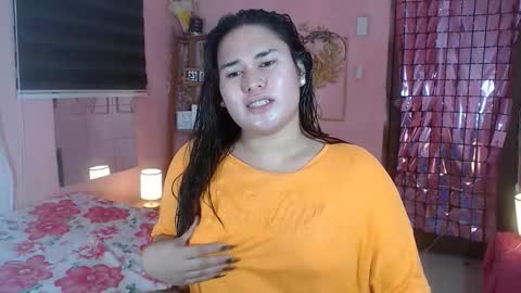 Snapshot of ur_baby_rebbecca chatting on November 10, 11:31 am SINGLE online show from November 10, 11:31 am