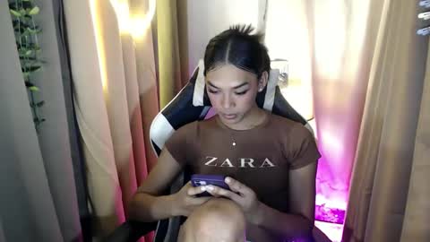 Snapshot of ur_dazzlingmorenaxx chatting on November 8, 1:33 pm ur_dazzlingmorenaxx online show from November 8, 1:33 pm