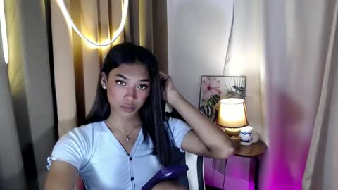 Snapshot of ur_dazzlingmorenaxx chatting on November 14, 2:27 pm ur_dazzlingmorenaxx online show from November 14, 2:27 pm