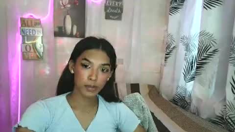 ur_dazzlingmorenaxx online show from May 2, 3:55 am
