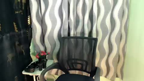 JADE online show from June 17, 8:17 am