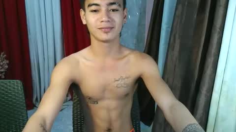 ur_naughtyboy_raphael online show from September 26, 8:18 am