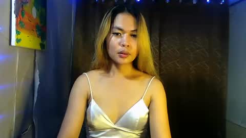 Snapshot of ur_perfectgirlmsa chatting on January 16, 12:42 pm Ms. A lets go pass or pvt show online show from January 16, 12:42 pm