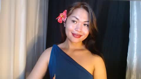 Snapshot of ur_perfectgirlmsa chatting on September 17, 11:50 pm Ms. A lets go pass or pvt show online show from September 17, 11:50 pm