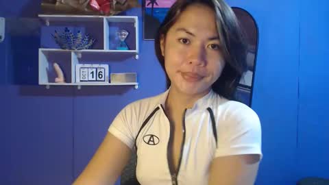 Snapshot of ur_perfectgirlmsa chatting on October 16, 8:04 am Ms. A lets go pass or pvt show online show from October 16, 8:04 am