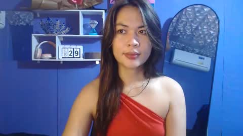 Snapshot of ur_perfectgirlmsa chatting on October 28, 10:45 pm Ms. A lets go pass or pvt show online show from October 28, 10:45 pm