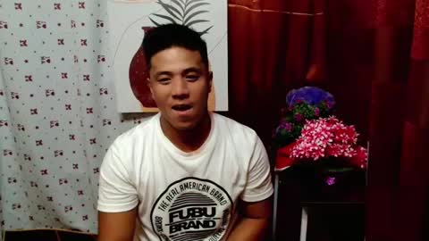 Snapshot of ur_pinoydave chatting on December 26, 10:48 am Dave online show from December 26, 10:48 am