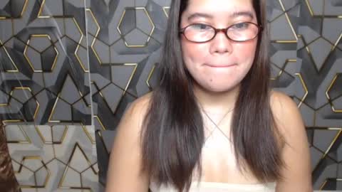 Snapshot of ur_prettychelsie18 chatting on June 13, 9:35 pm ur_prettychelsie18 online show from June 13, 9:35 pm