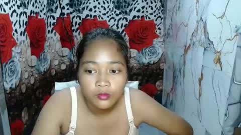 Snapshot of ur_prettymitch chatting on November 9, 3:32 pm ur_prettymitch online show from November 9, 3:32 pm