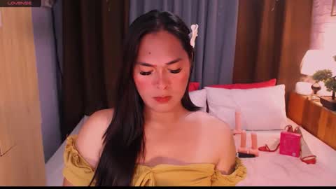 ur_sugarbabyx online show from May 11, 6:30 am