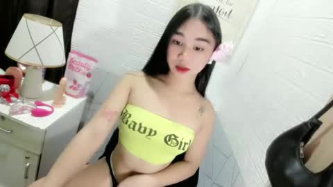 ur_sweetiechess18 online show from September 23, 6:38 am