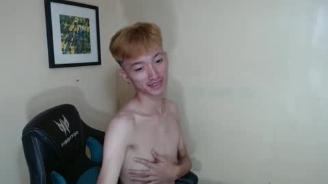 urasian_femboyxxx online show from April 19, 9:52 am