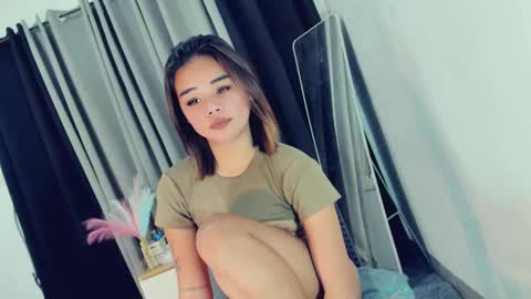 Snapshot of urasian_france69 chatting on January 24, 12:42 am FRANCINE cum with me in pvt or pwrd online show from January 24, 12:42 am