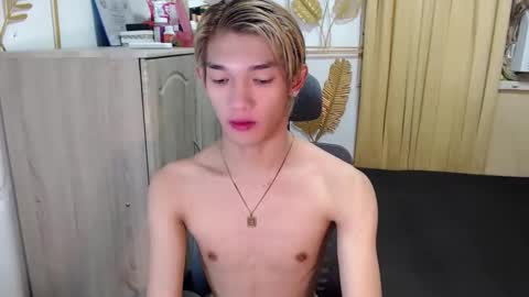 urasian_john20 online show from June 10, 7:07 am