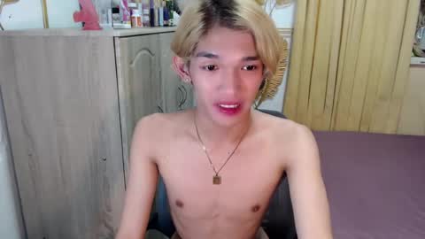 urasian_john20 online show from June 16, 6:27 am