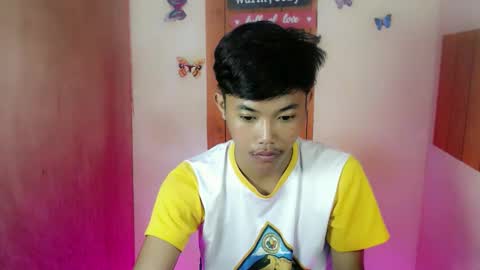 urasian_jomarie online show from September 19, 9:59 pm