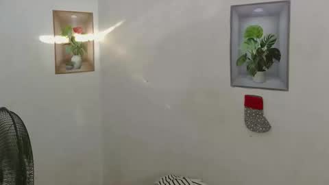 urasian_jomarie online show from February 3, 12:09 am