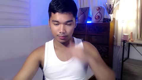 Snapshot of urasian_jpxx chatting on May 27, 1:46 am JAMES online show from May 27, 1:46 am