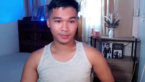 Snapshot of urasian_jpxx chatting on June 1, 1:18 am JAMES online show from June 1, 1:18 am
