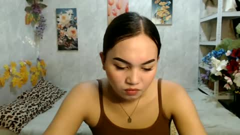 Snapshot of urasian_kat chatting on June 18, 6:35 am urasian_kat online show from June 18, 6:35 am