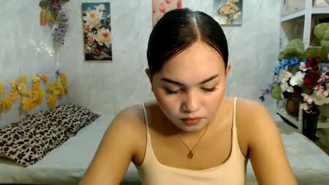 Snapshot of urasian_kat chatting on June 19, 12:53 pm urasian_kat online show from June 19, 12:53 pm